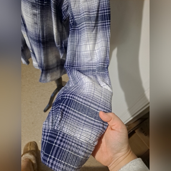 Gap flannel button up - Picture 4 of 10